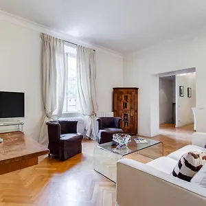 Pantheon Exclusive House , Rome Italy